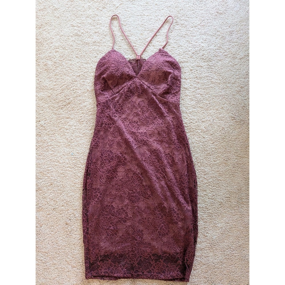 Windsor Mauve Floral Lace Open Back Homecoming Dress Large